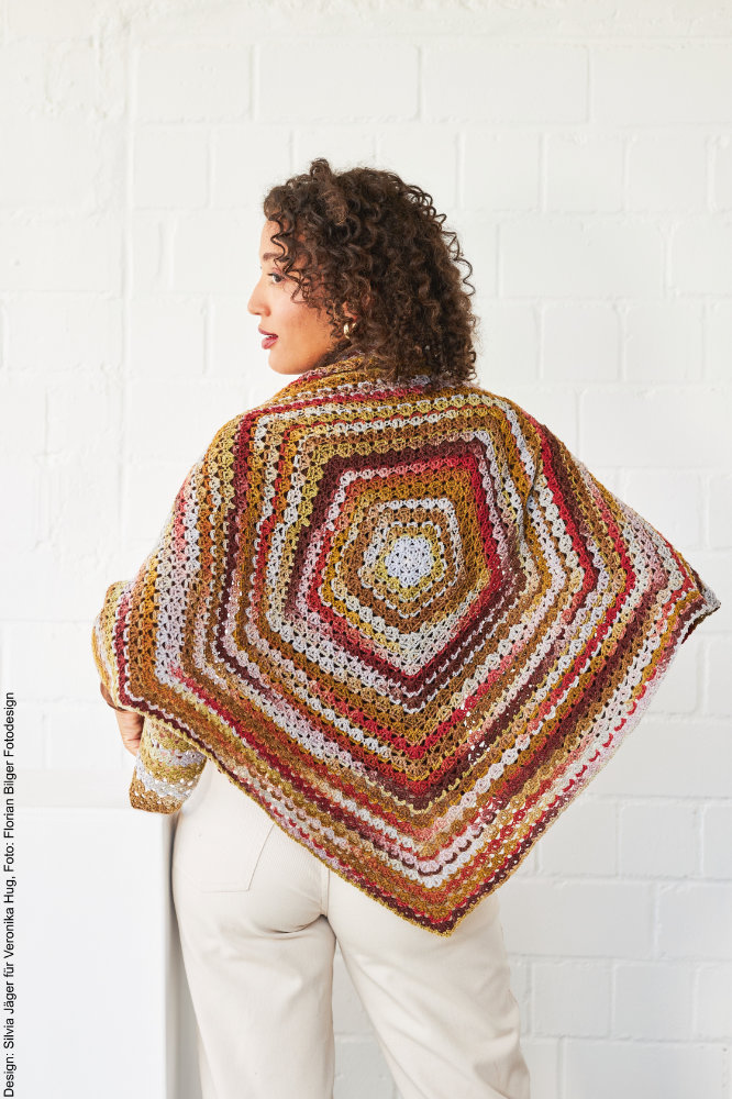 Tuch Pentagon - Granny  | Wollpaket mit Paint Socks  | Häkeln | Veronika Hug, Woolly Hugs, Christophorus Verlag