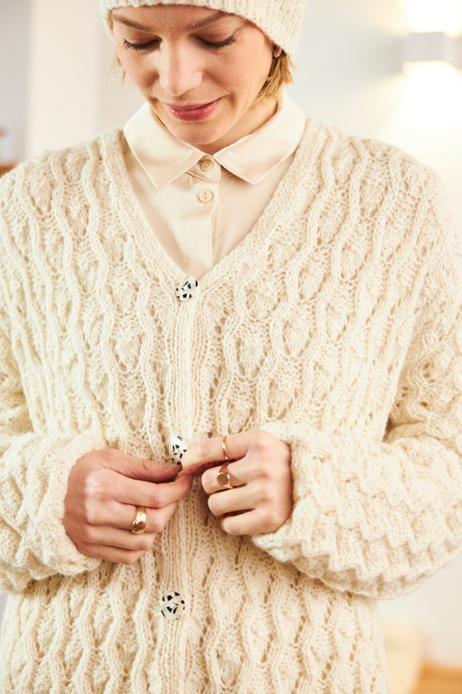 Jacke mit Ajourmuster  | Wollpaket mit Alpaka deluxe  | Stricken | Pro Lana, Christophorus Verlag