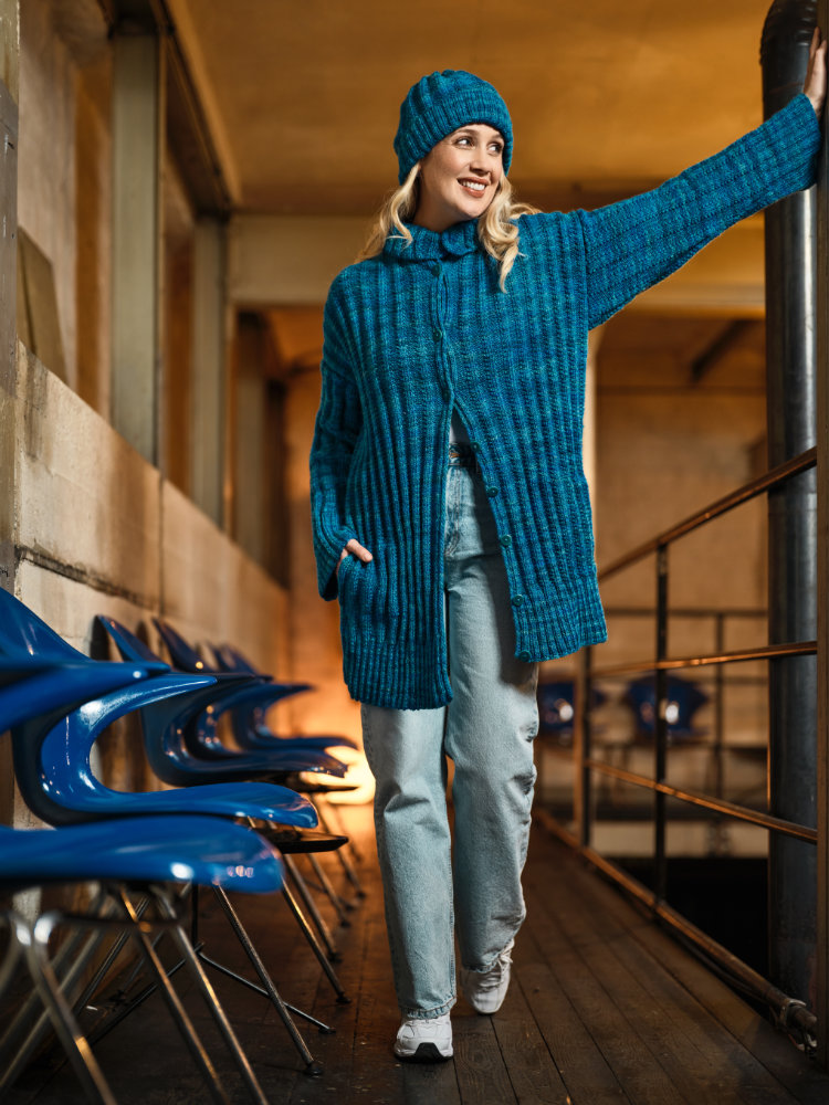Jacke im Strukturmuster mit Stehkragen | Anleitungsheft | Wolle Laos Kettgarn  | Stricken | Pro Lana