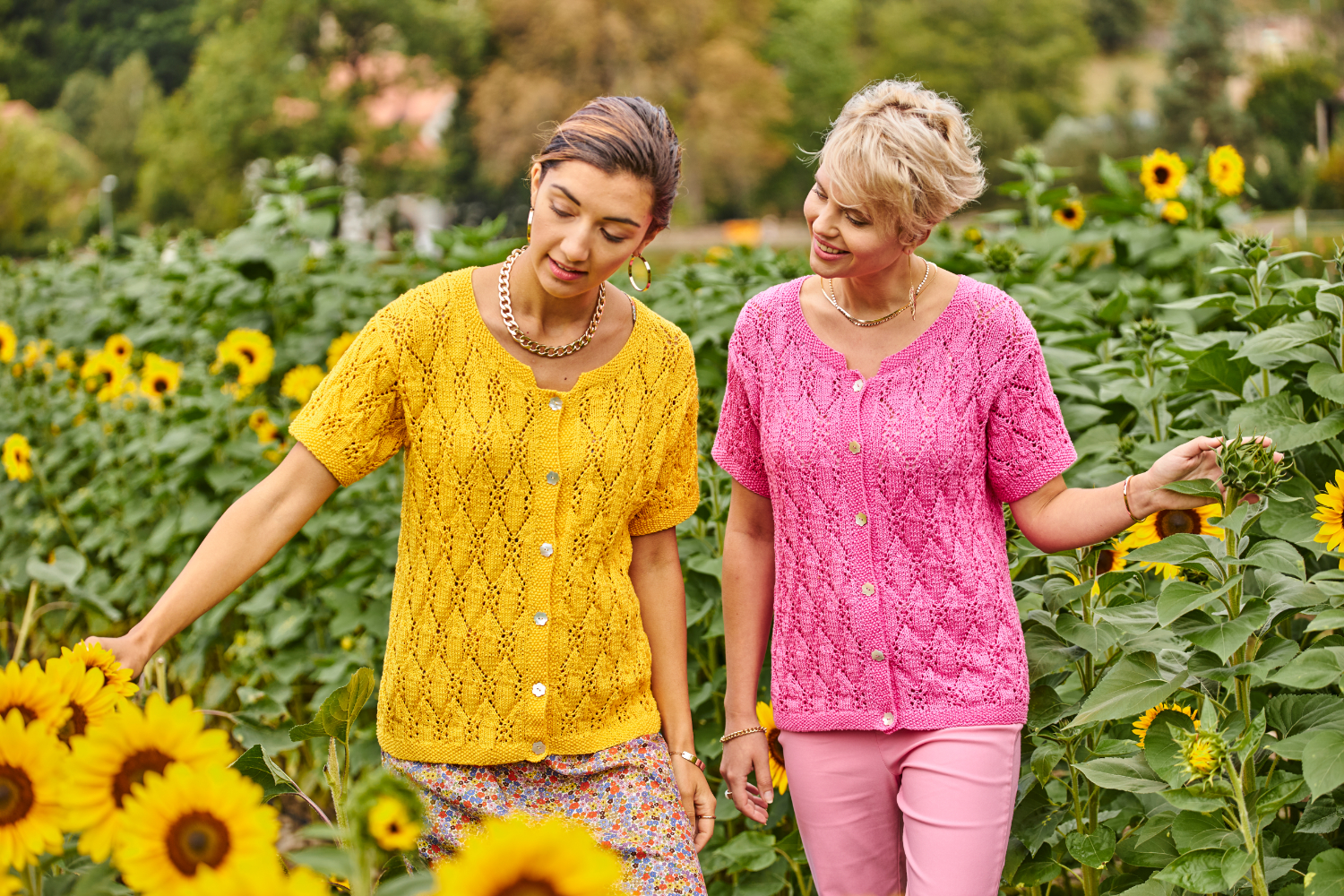 Kurzarmjäckchen mit Ajourmuster in Pink  | Wollpaket mit Basic Cotton 0035 - flamingo | Stricken | Regina Bühler, Pro Lana Kurzarmjäckchen mit Ajourmuster in Pink  | Wollpaket mit Basic Cotton 0035 - flamingo | Stricken | Regina Bühler, Pro Lana