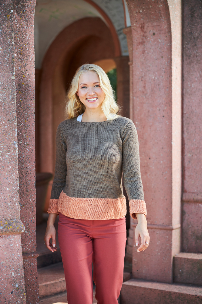 Pulli mit Perlmusterrand in Terracotta-Braun | Anleitungsheft + Wolle Chello | Stricken