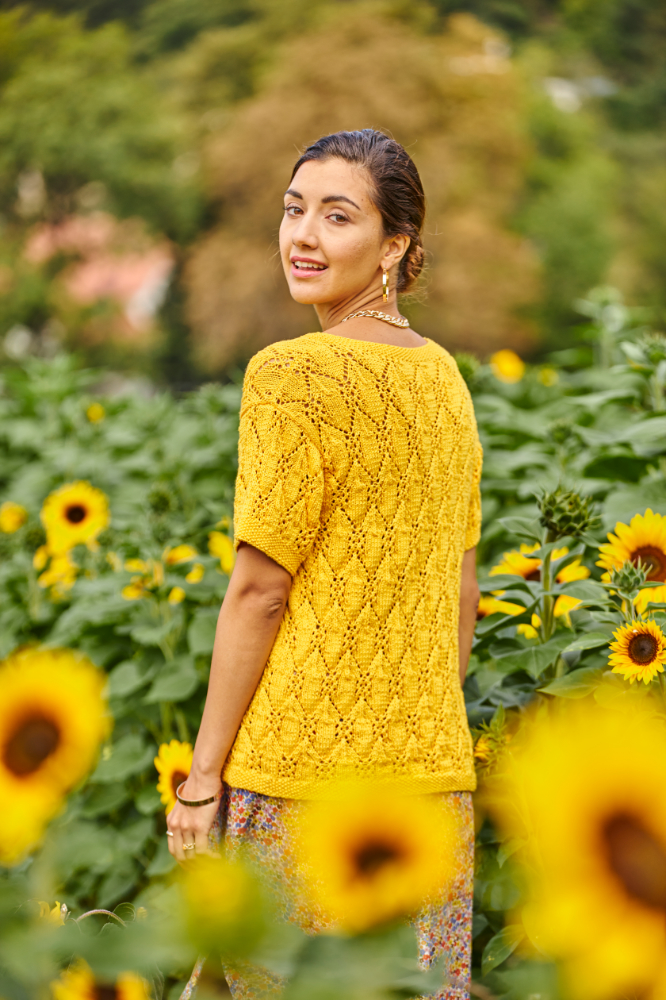 Kurzarmjäckchen mit Ajourmuster in gelb | Wollpaket mit Basic Cotton 0122 - sonnengelb | Stricken | Regina Bühler, Pro Lana Kurzarmjäckchen mit Ajourmuster in gelb | Wollpaket mit Basic Cotton 0122 - sonnengelb | Stricken | Regina Bühler, Pro Lana