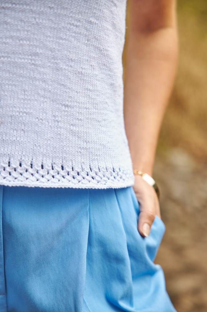 Top mit V-Ausschnitt  | Wollpaket mit Baby Cotton Organic  | Stricken | Regina Bühler, Pro Lana Top mit V-Ausschnitt  | Wollpaket mit Baby Cotton Organic  | Stricken | Regina Bühler, Pro Lana