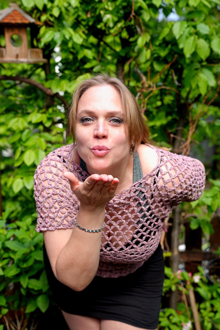 Häkelshirt Blumenmädchen | Einzelanleitung | Wolle Talara Linie 526  | Häkeln | Sylvie Rasch