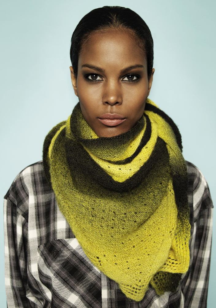 Dreiecktuch Finnea  | Wollpaket mit Zauber Flower  | Stricken | 