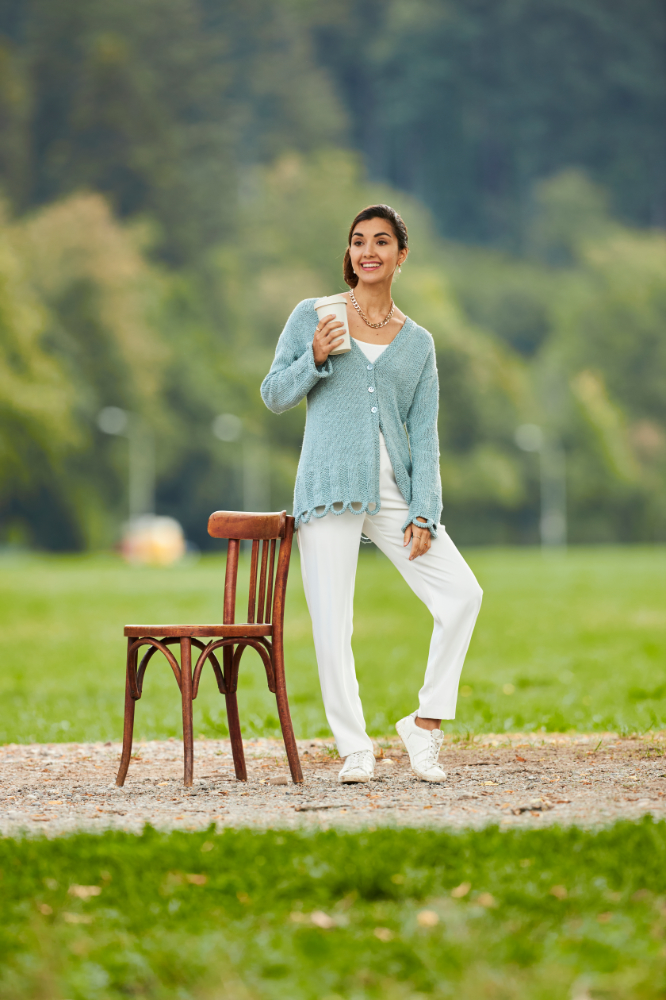 Jacke mit Perlmuster-Strickschnüren | Anleitungsheft | Wolle Chello  | Stricken | Regina Bühler, Pro Lana Jacke mit Perlmuster-Strickschnüren | Anleitungsheft | Wolle Chello  | Stricken | Regina Bühler, Pro Lana