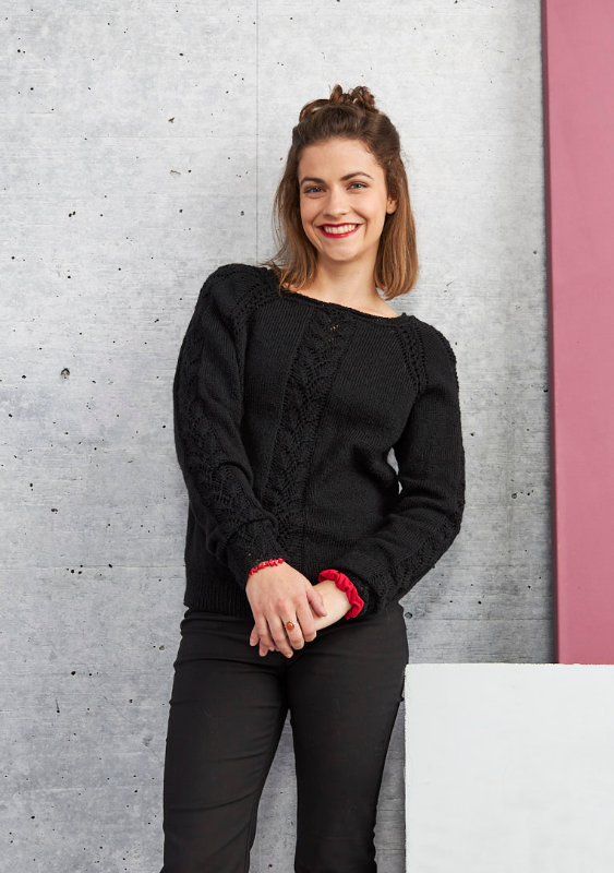 Pulli mit Raglan von oben mit Blattmusterstreifen  | Wollpaket mit Balu  | Stricken | Pro Lana