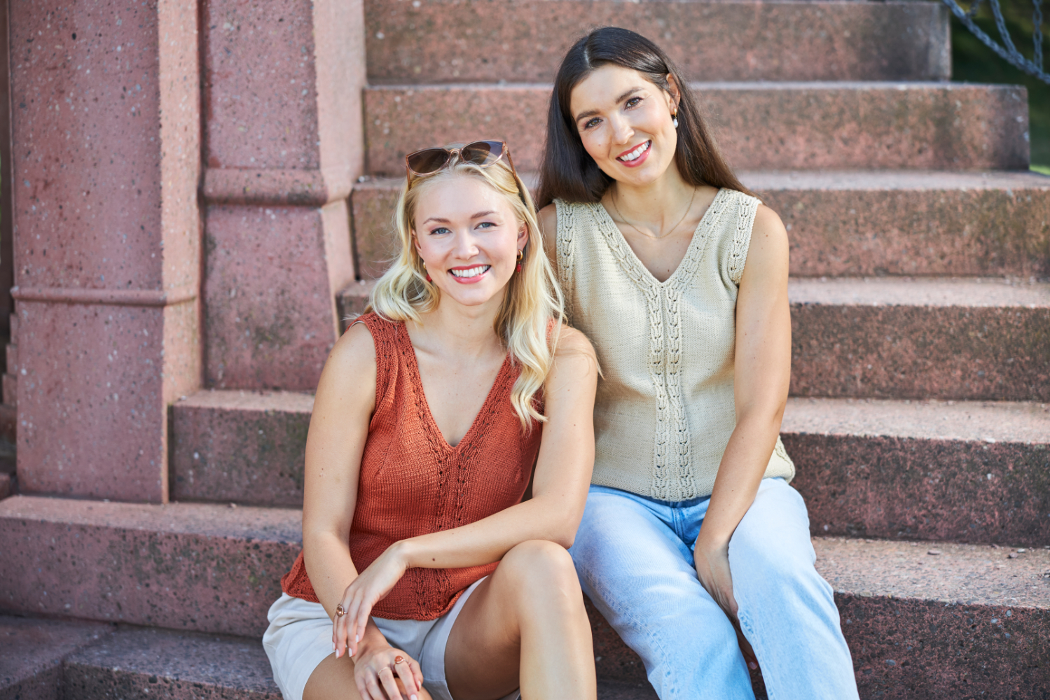 Top mit Fantasie-Musterstreifen in Natur  | Wollpaket mit Basic Cotton 0106 - sand | Stricken | Regina Bühler, Pro Lana, Christophorus Verlag