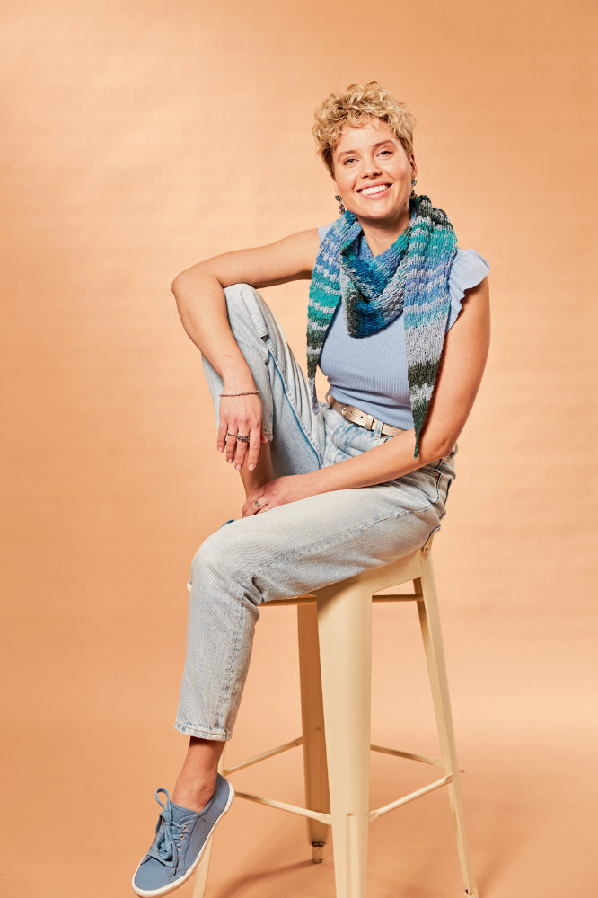 Flaches Tuch Intarsien  | Wollpaket mit Paint Socks  | Häkeln | Veronika Hug, Woolly Hugs, Christophorus Verlag