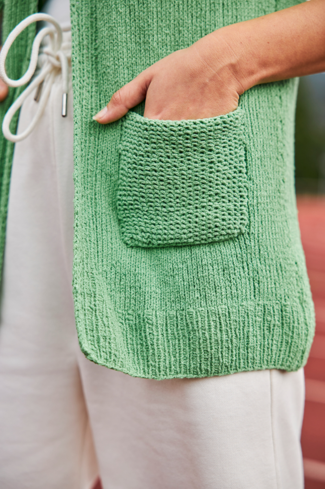 Kapuzenweste | Wollpaket mit Avino | Stricken | Regina Bühler, Pro Lana Kapuzenweste | Wollpaket mit Avino | Stricken | Regina Bühler, Pro Lana