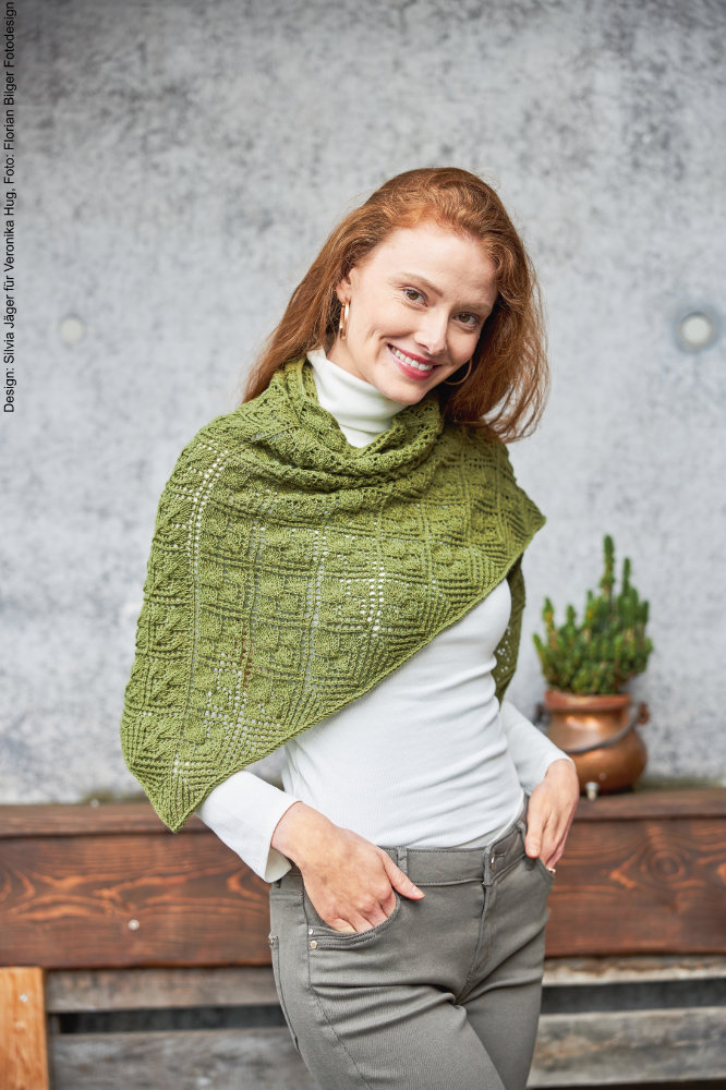 Tuch Rosenblätter  | Wollpaket mit Merino Silk Socks Stretch, 4-fach  | Stricken | Veronika Hug, Woolly Hugs, Christophorus Verlag