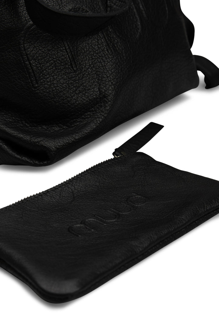 laura mini tasche - crossbody umhängetasche mit abnehmbarer geldbörse, handgefertigt aus Echtleder von muud black