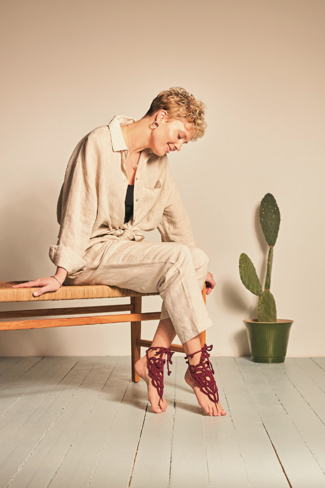 Fussschmuck Flower oder Gothic  | Wollpaket mit Merino Silk Socks Stretch, 4-fach  | Häkeln | Veronika Hug, Woolly Hugs, Christophorus Verlag