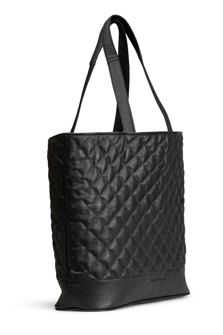 betsy xl - exklusiver shopper mit schönem, gestepptem design, handgefertigt aus Echtleder von muud black