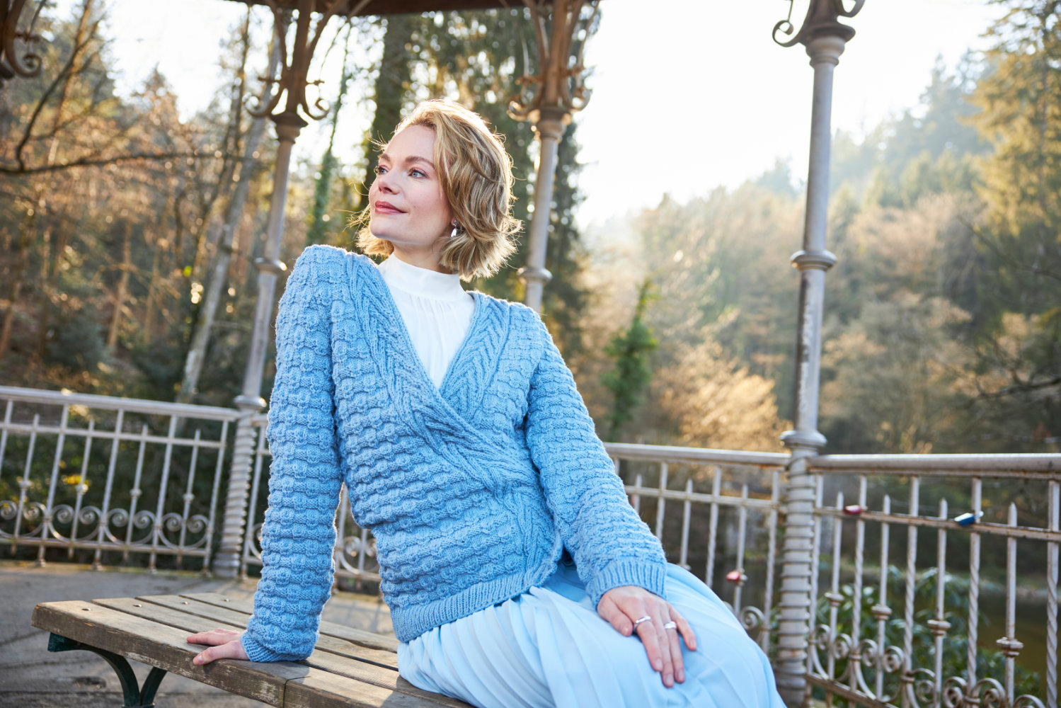 Wickeljacke mit Flechtmusterbordüre | Anleitungsheft | Wolle Italy Wool 150  | Stricken | Pro Lana, Christophorus Verlag